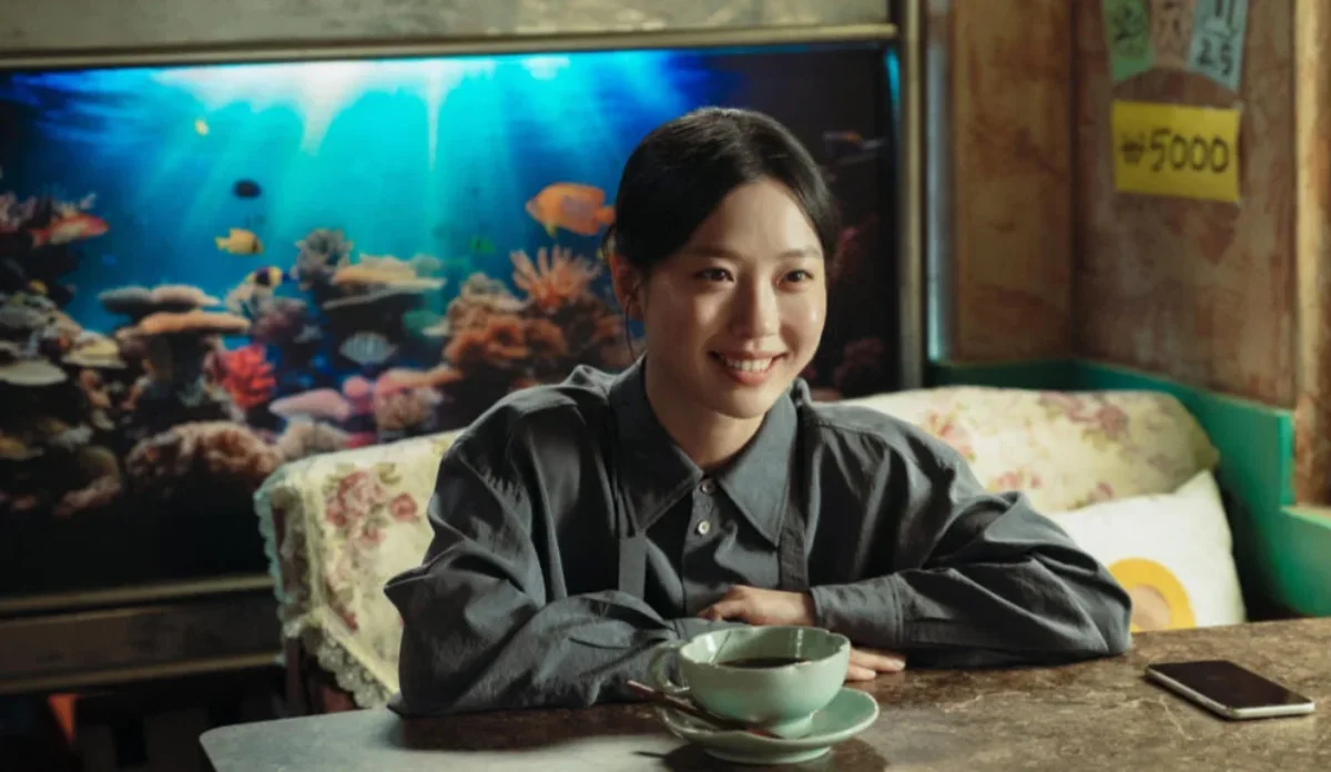 Yeon-joo em cena de Um Trabalho do Inferno, minissérie sul-coreana da Netflix