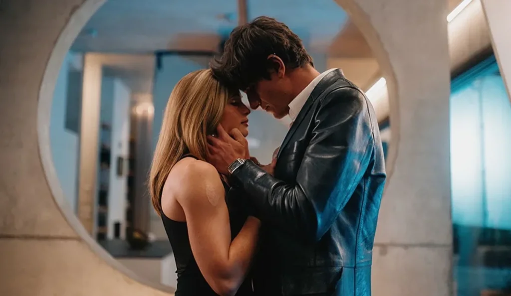 Lisa-Marie Koroll e Amin Baahmed como Sarah e Dante no romance Velocidade e Paixão